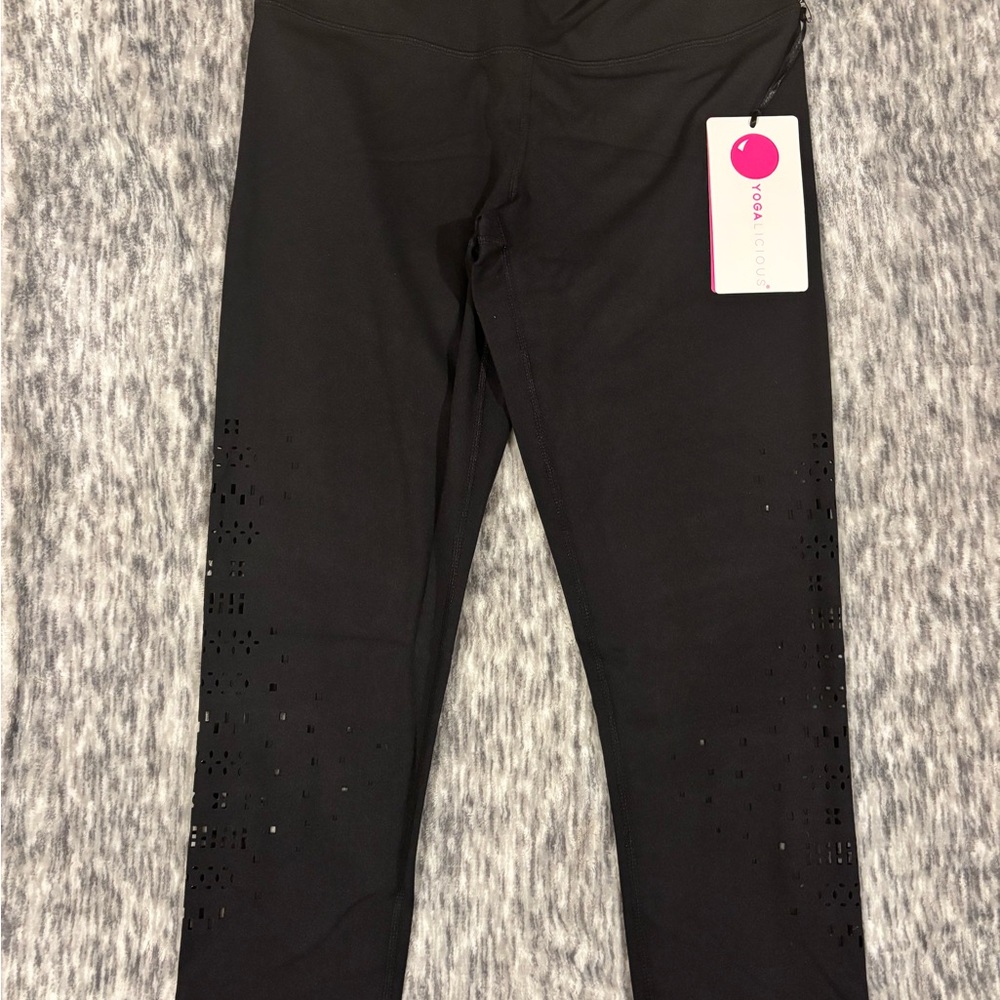 Yogalicious Black Laser Cut Leggings High Rise Athletic Yoga Pants NWT M E208